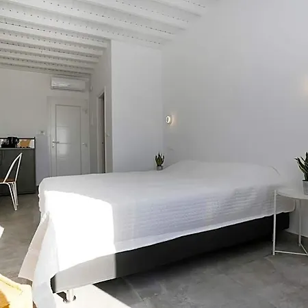 Morfoula's 3* Mykonos Town